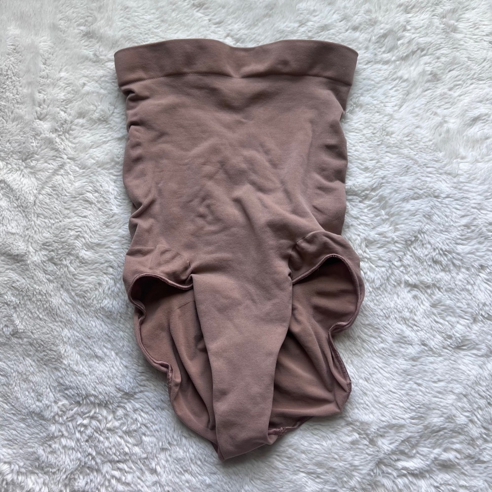 SKIMS Sculpting High Waisted Brief Shapewear Sienna Brown Small Firm Core NWOT